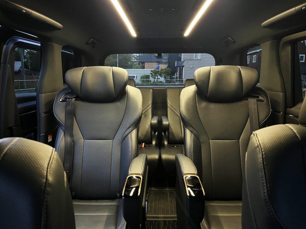 ニセコ送迎アルファードの車内